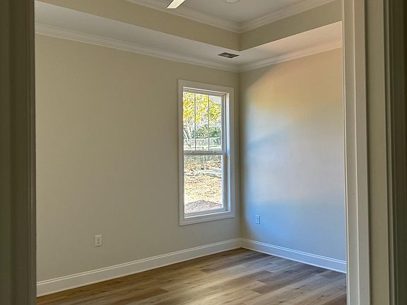 5th image of 309 Birchwood Ln