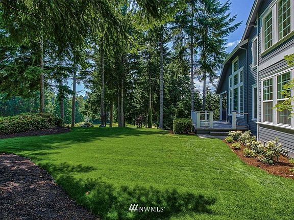3rd image of 4908 Foxglove Drive NW