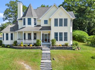 4 Alexander Dr, Brewster, NY 10509