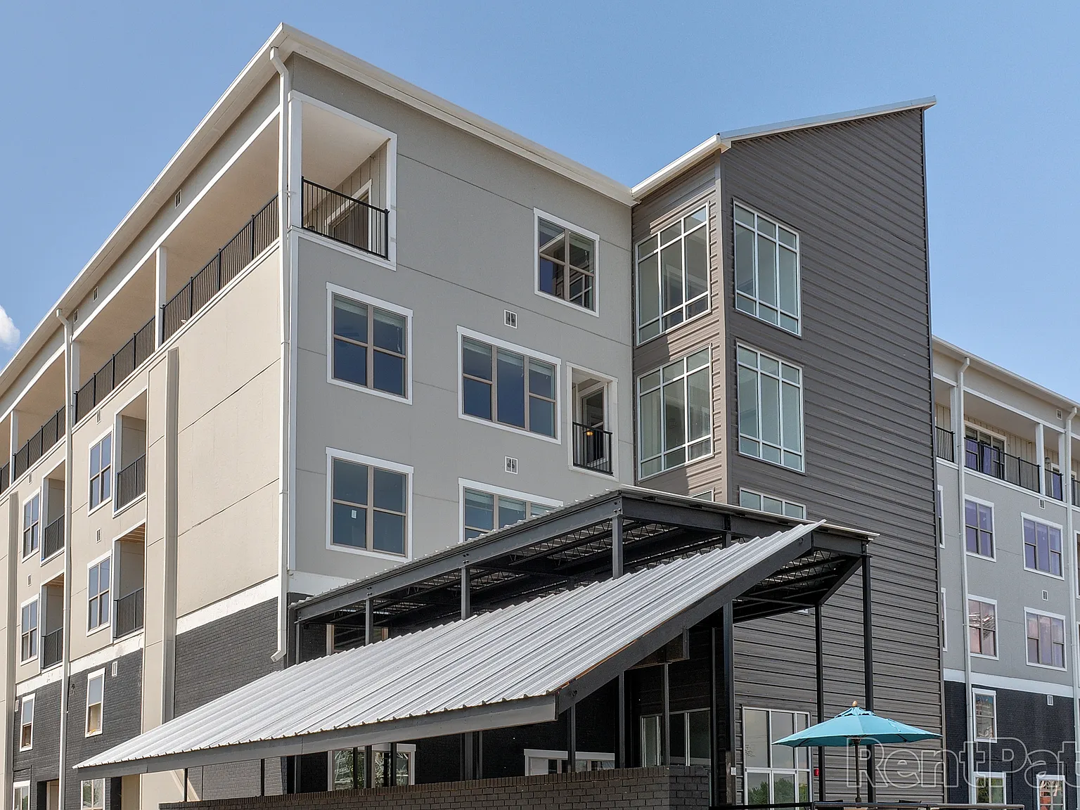 The Henry Lofts — Photo 1