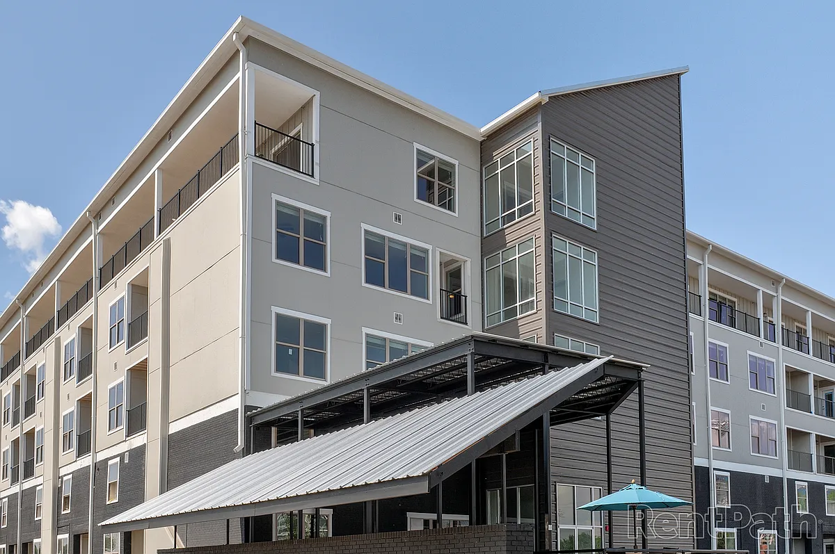 Building Photo - The Henry Lofts