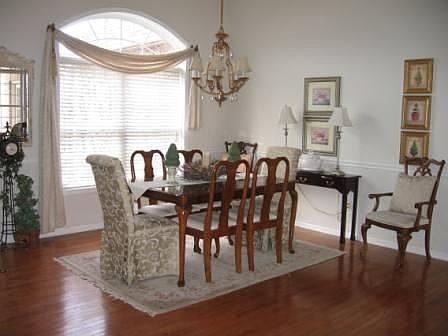 Dining Room/ Hardwood Floors