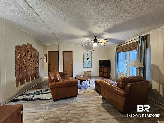 3rd image of 5518 Cinnamon Ln