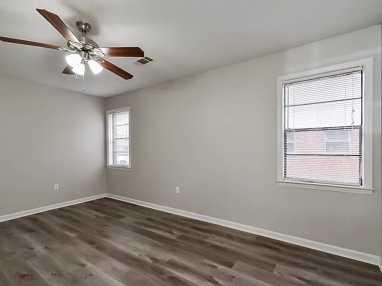 7371 Hollorn Ln — Photo 9