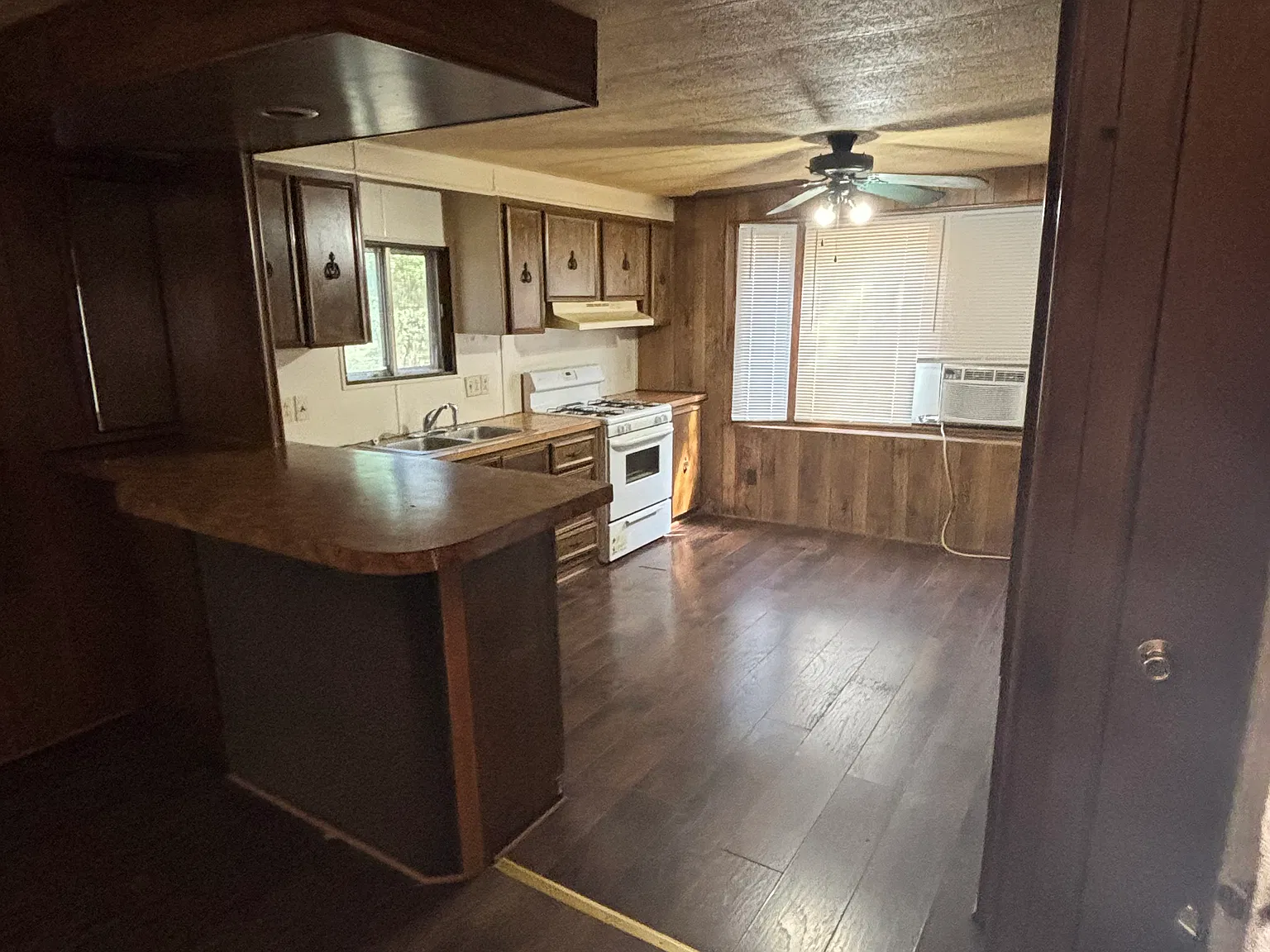 2268 Soda Fountain Pl — Photo 3