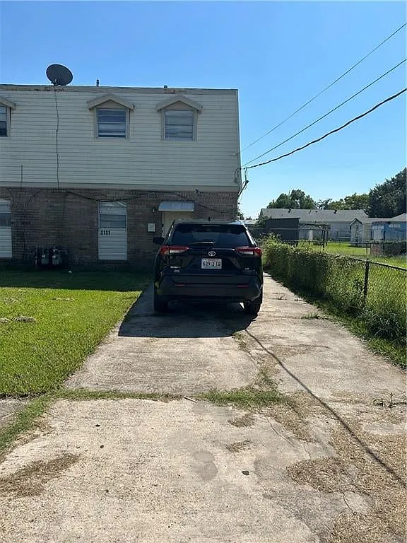 3 bed, 1.5 bath, 1000 sqft, $1,400 — Photo 1