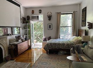 406 W 22nd St APT 3R, New York, NY 10011