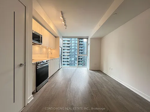 357 King St W #2006 Photo 1