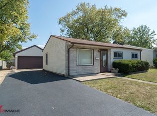 437 Camden Ave, Romeoville, IL 60446