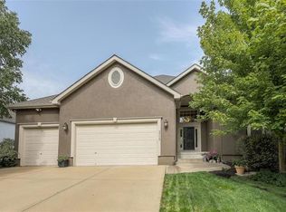 3712 W 157th St, Overland Park, KS 66224