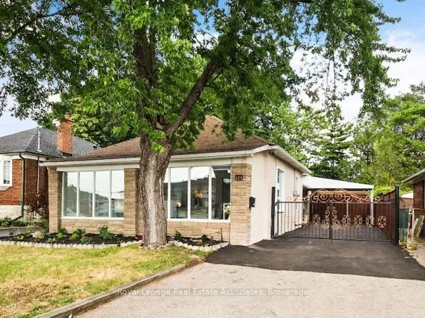 665 Kipling Ave, Toronto, ON M8Z 5G2