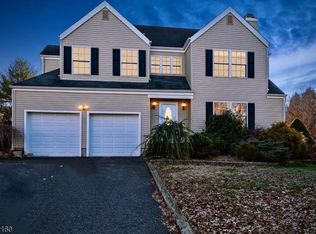 4 Howell Close, Hillsborough, NJ 08844