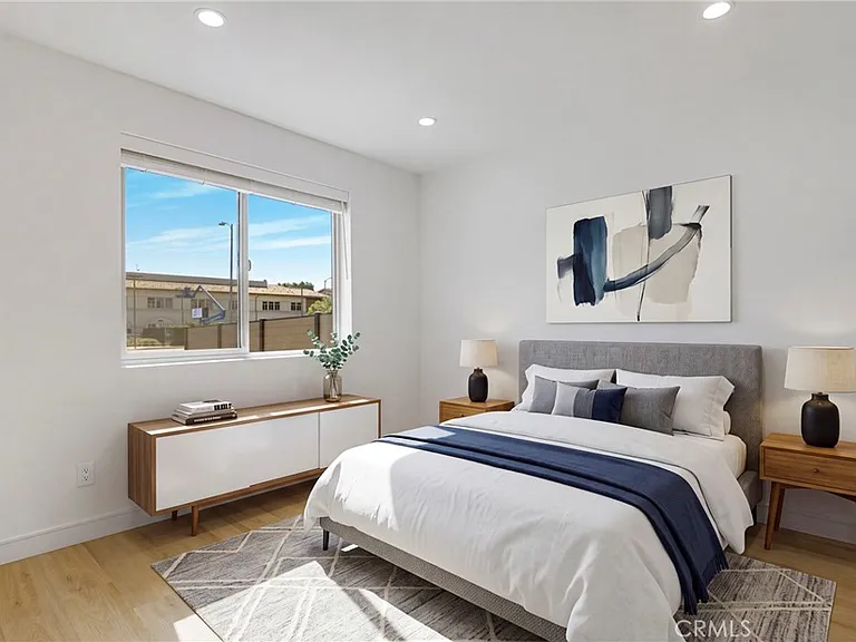 4853 Woodman Ave — Photo 19