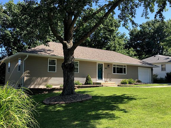 2nd image of 1413 Lambert Dr