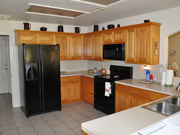 5th image of 172 Chesterfield Dr