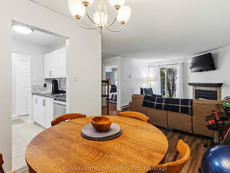 2230 Trafalgar St #121 — Photo 12
