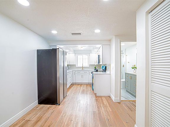 3rd image of 6830 Amarillo St