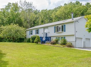 52 Palmer Cir, Poughquag, NY 12570