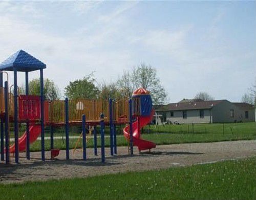 2nd image of 381 Ironwood Dr