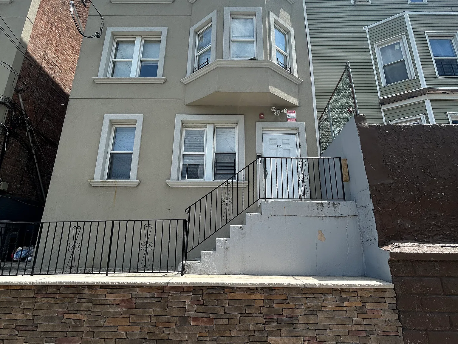 111 Straight St — Photo 1
