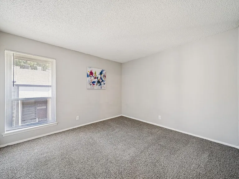 Cedar Park Apartments — Photo 17