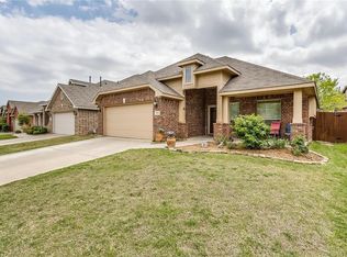 532 Darlington Trl, Fort Worth, TX 76131