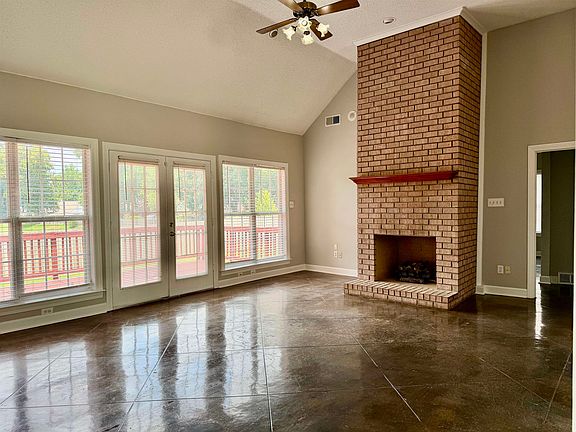 2nd image of 2747 Surrey Park Dr