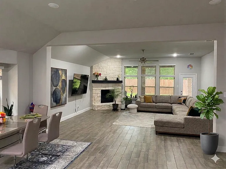 332 Mary Dr — Photo 7