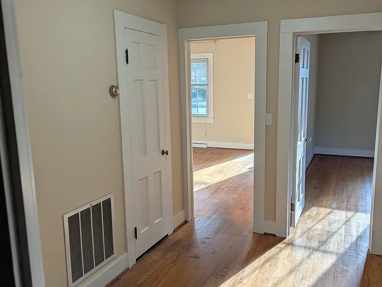 726 Marshall Ave — Photo 4