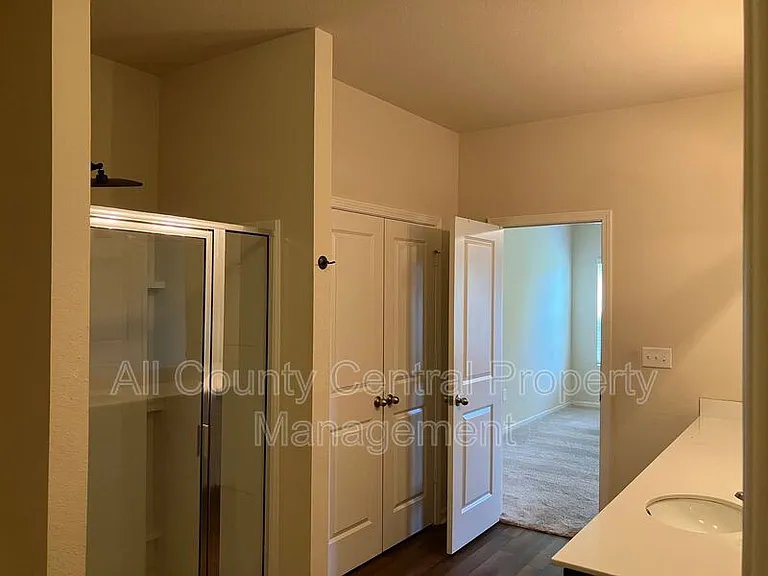 230 Smith Glen Dr — Photo 11