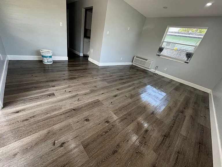 921 NE 22nd Dr — Photo 12
