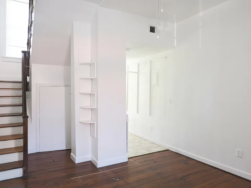 126 Alexander St