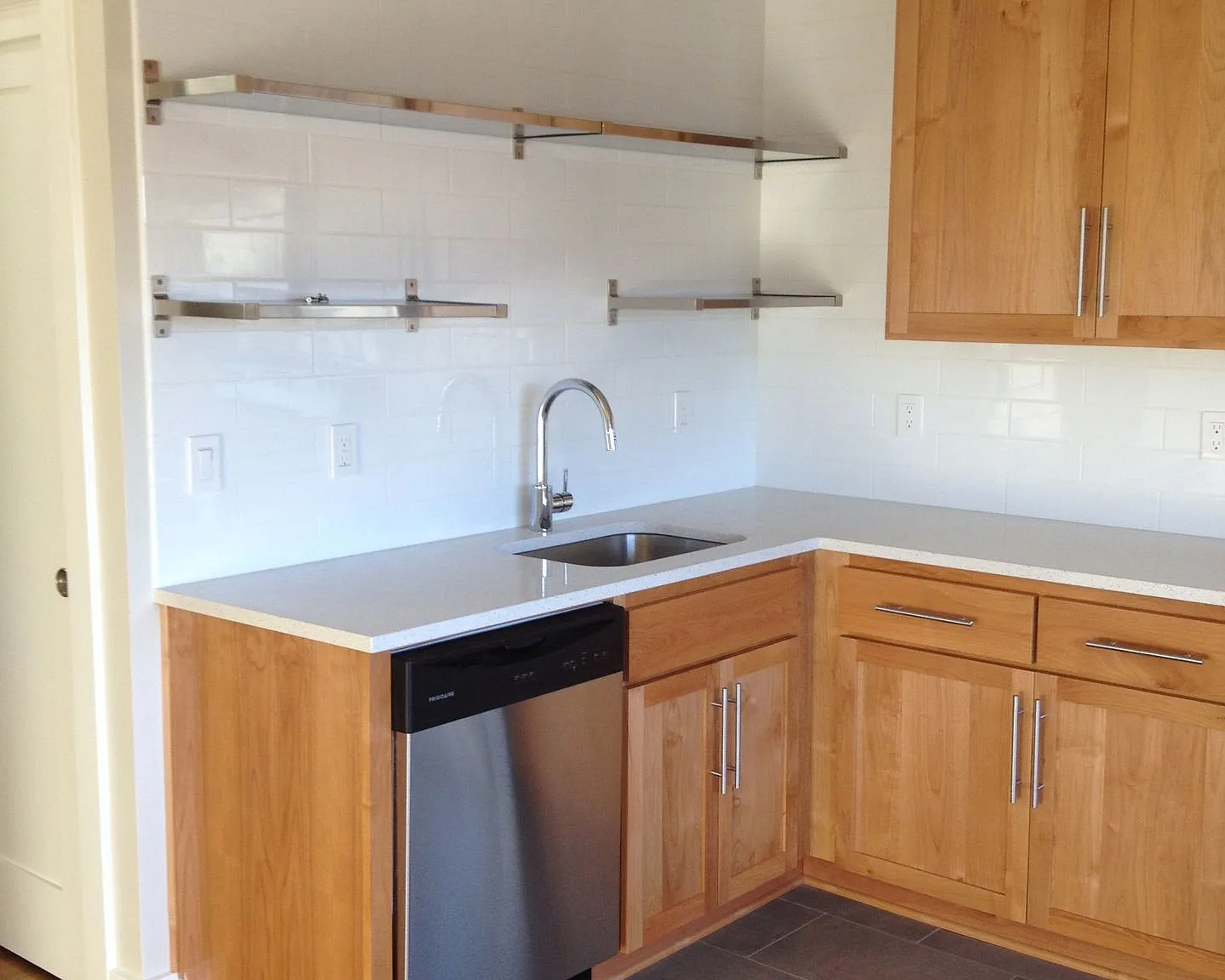 Woodstock Apartments — Photo 1