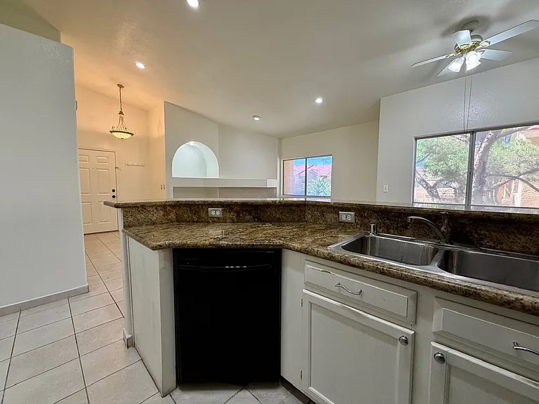 900 Heavenly Hills Ct #204 — Photo 14