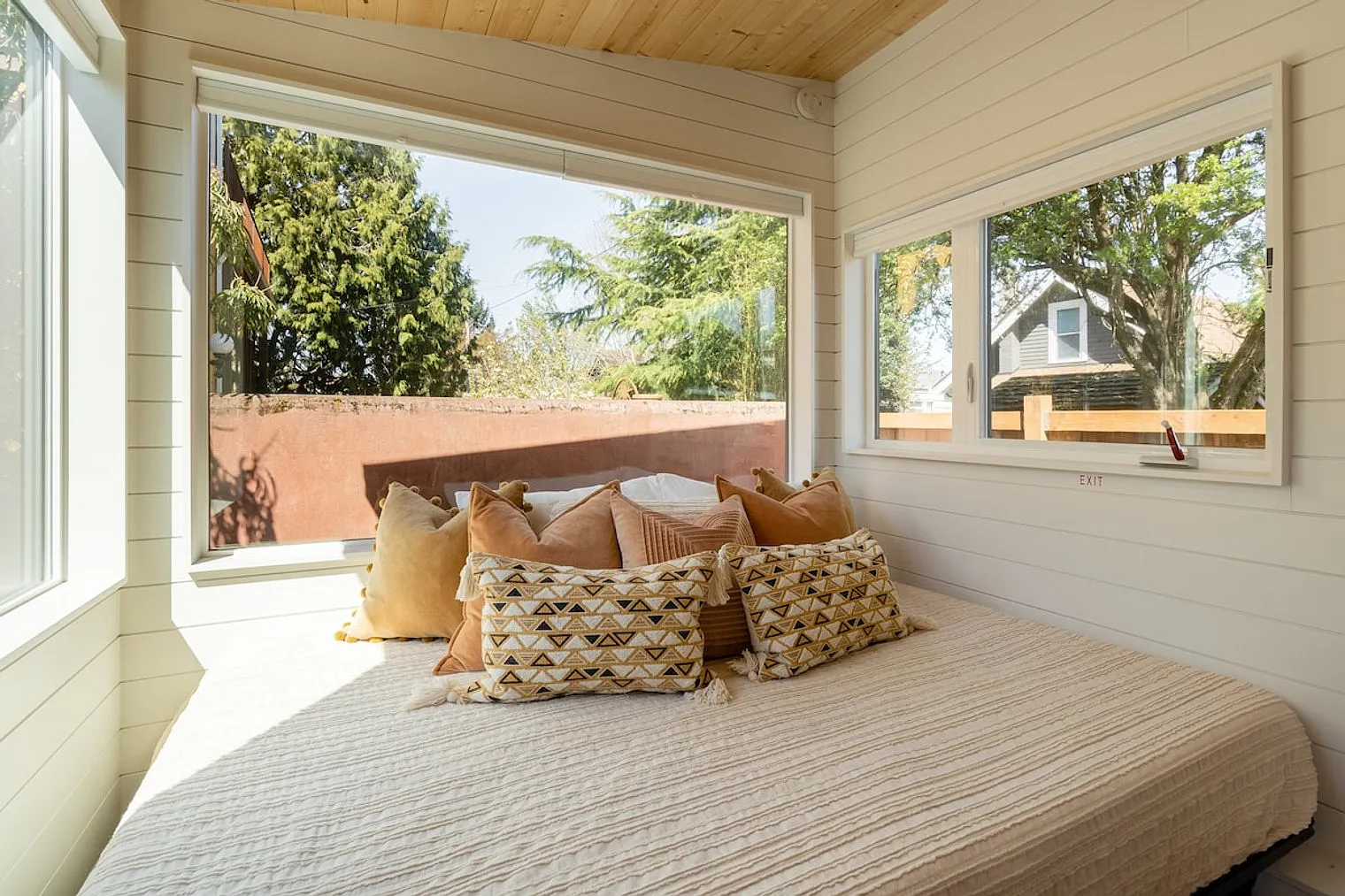 1 bed, 1.0 bath, $2,105 — Photo 1