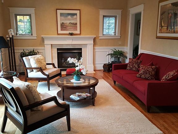 Living Room with Gas Fireplace
