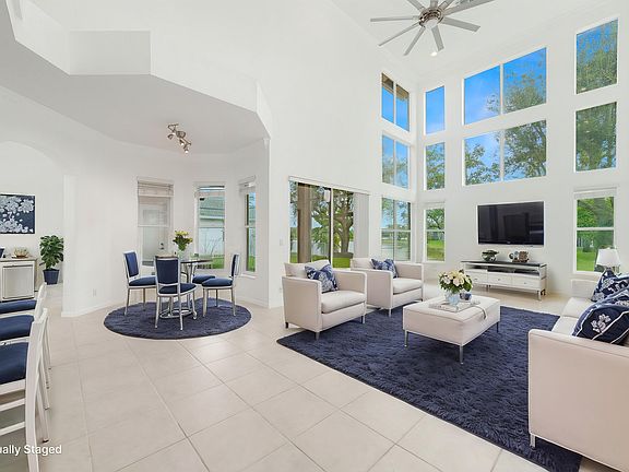 3rd image of 11552 Paradise Cove Lane