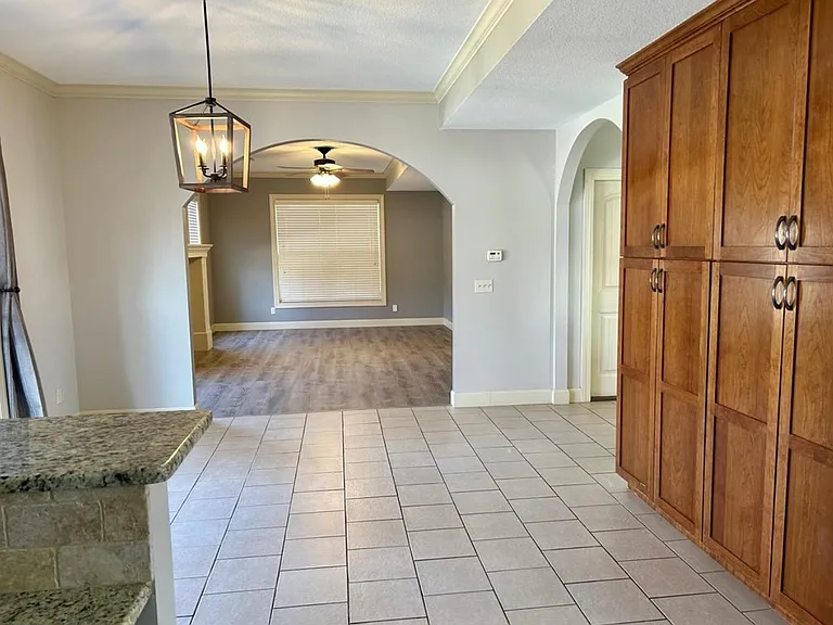 923 Drum Dr — Photo 5