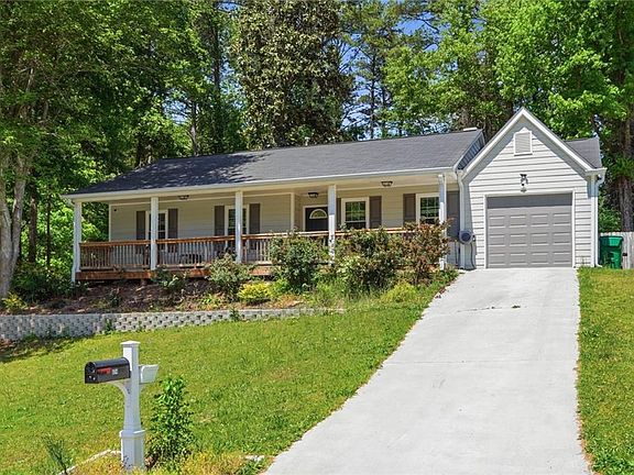 2nd image of 874 Fox Valley Dr