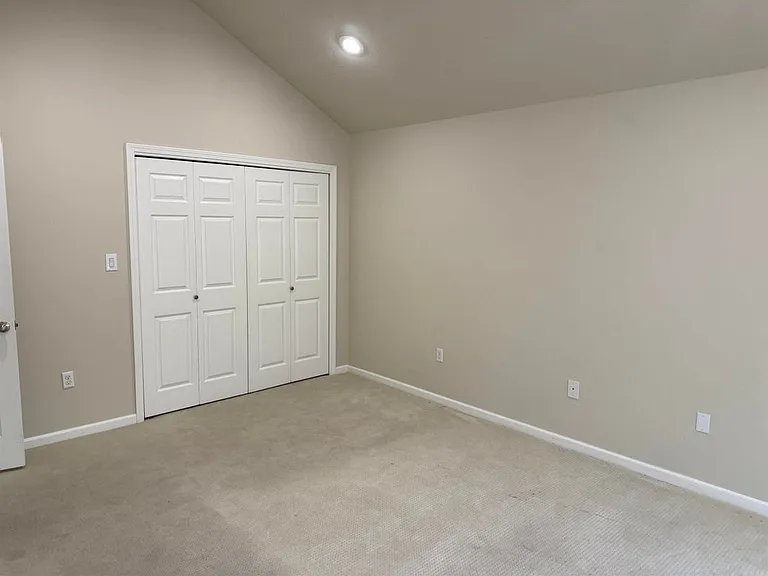 12 Enclave — Photo 22