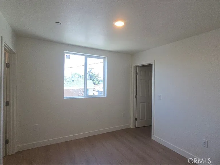 837 E 33rd 1/2 Los #1/2 — Photo 12