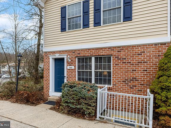 3rd image of 769 Oakwood Ave