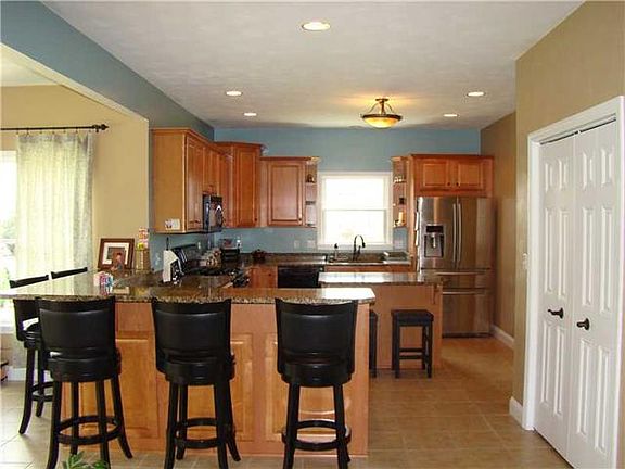 5th image of 212 Jacobs Way