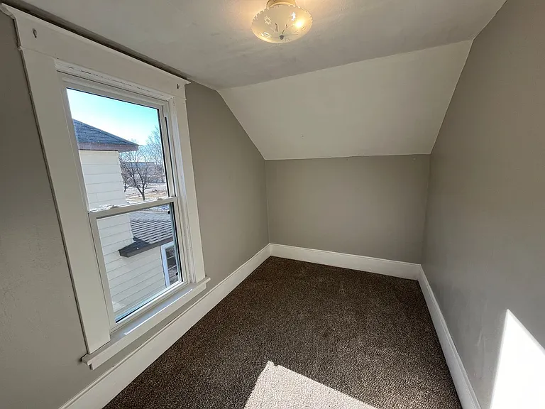 107 Logan St — Photo 10