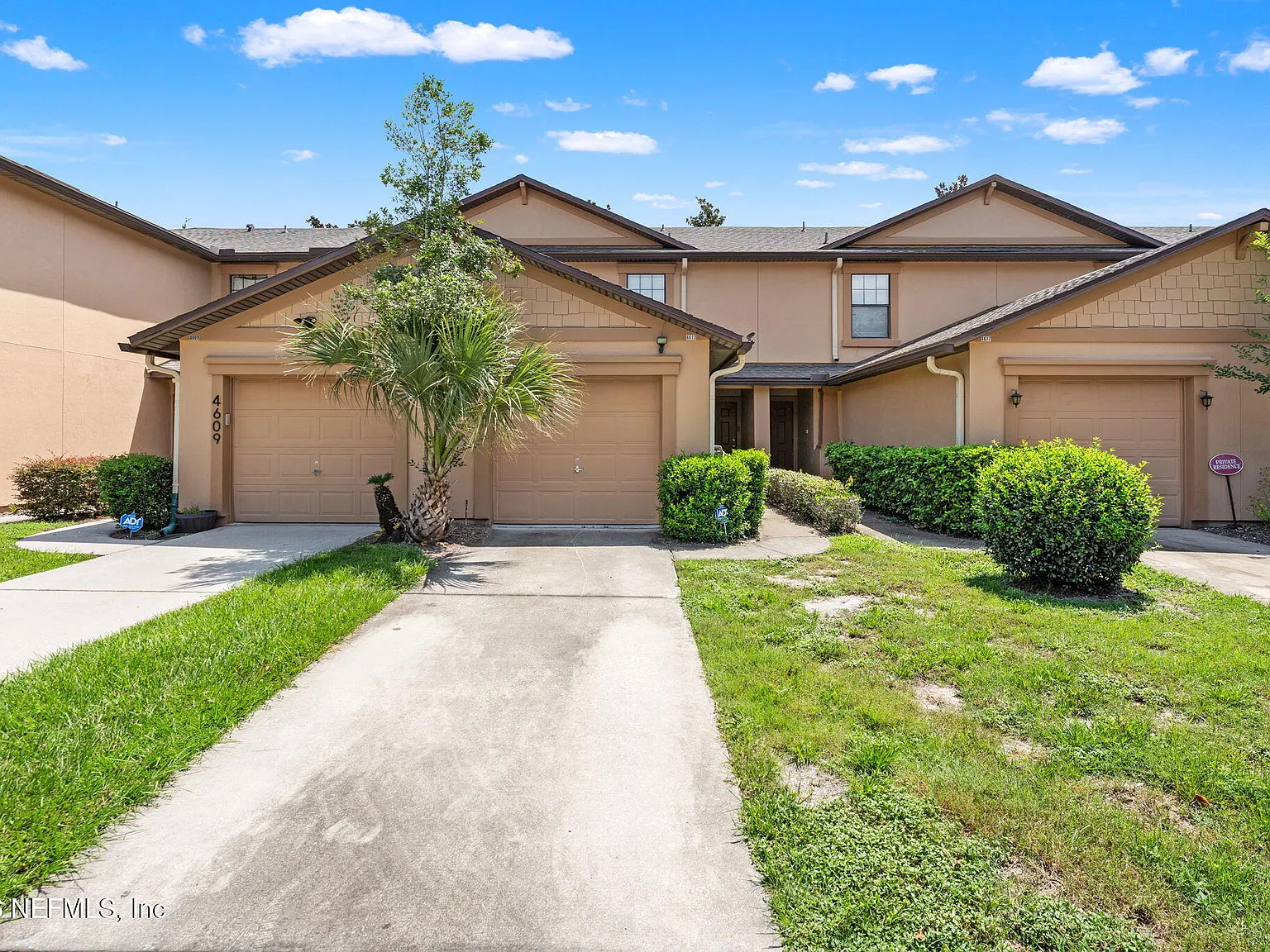 2 bed, 2.5 bath, 1176 sqft, $1,450 — Photo 2