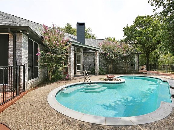 4th image of 651 Oak Hill Ct