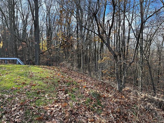 4th image of 44 Thistlewood Dr