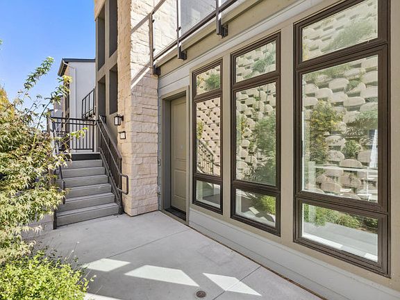 Plan E corner unit