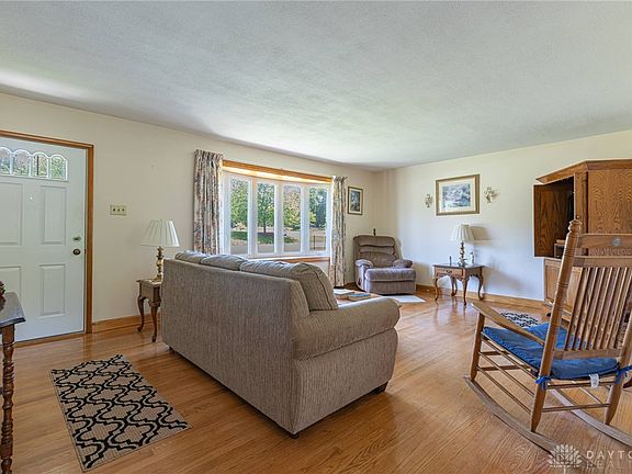 2nd image of 3851 Sterling Dr
