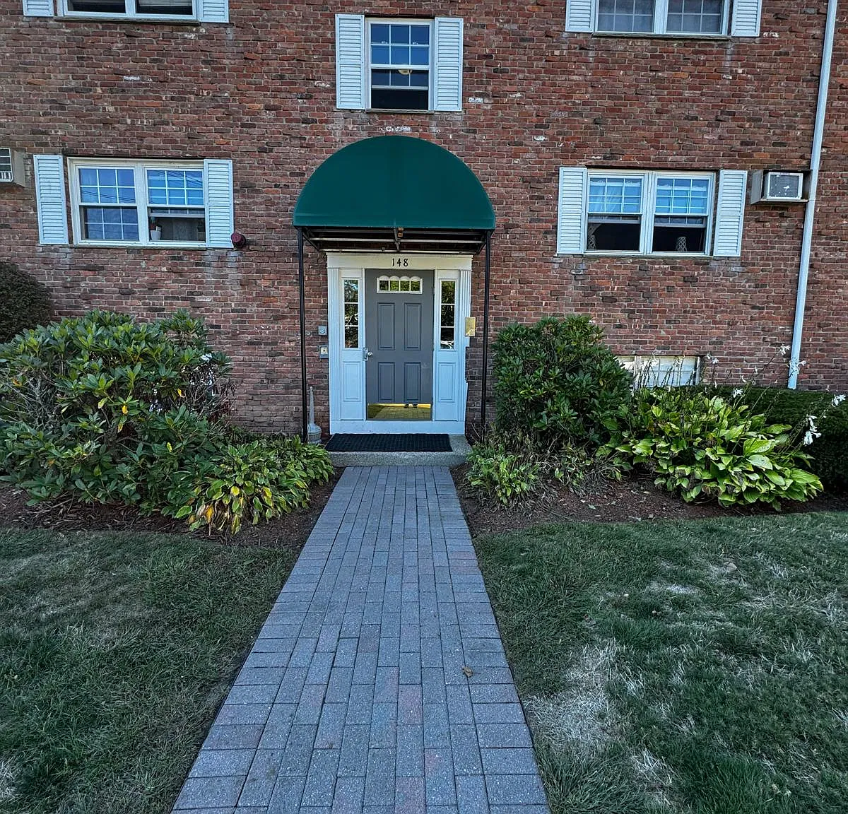 2 bed, 644 sqft, $2,100 — Photo 1